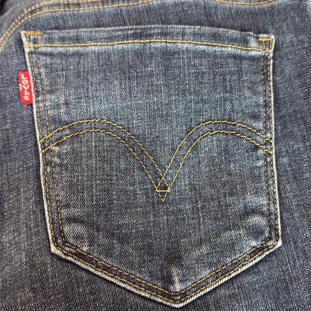 Levi's 505 Straight Medium Wash Stretchy Blue Jeans‎ Women's 10L (W30 / L34)
